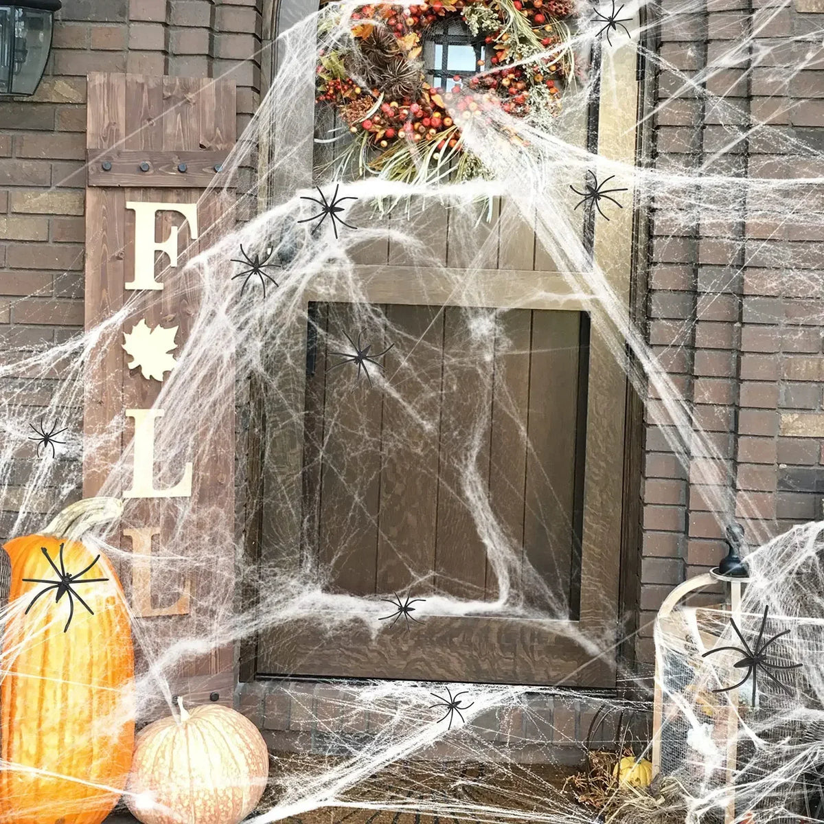 Stretchable Halloween Spider Web with 2 Spiders – Spooky Indoor & Outdoor Decoration